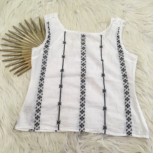 ☀️SOLD☀️Free People White Embroider Crop Tank Top - Picture 6 of 6